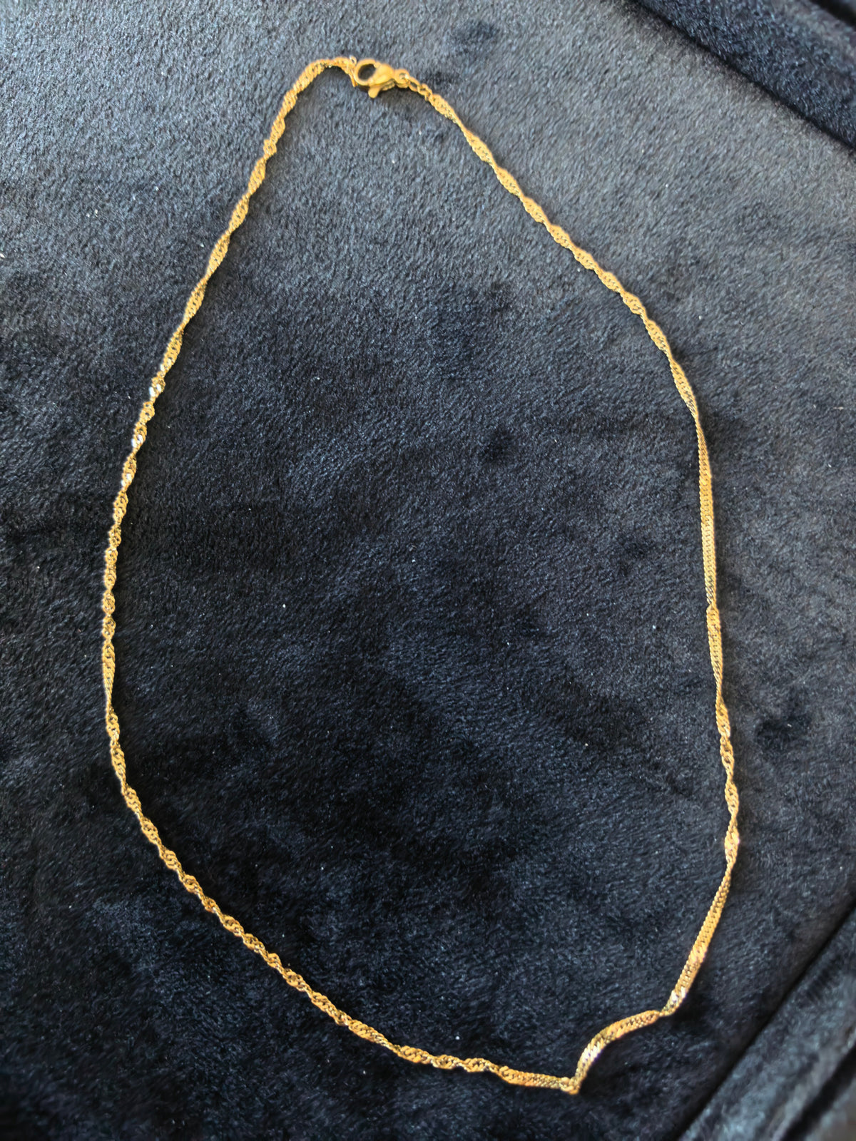 Golden Twist Necklace 18k gild
